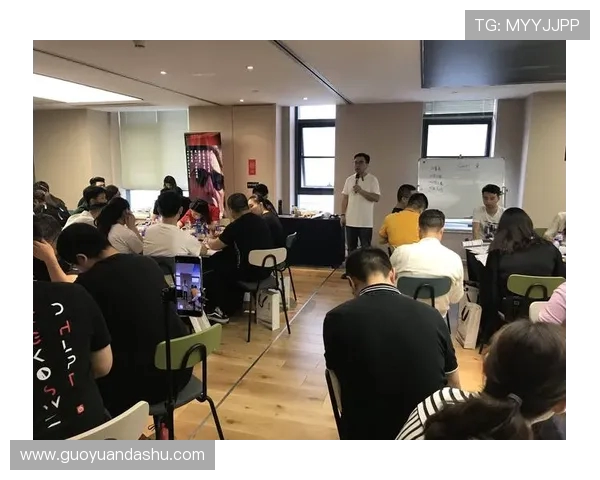 深圳足球队与成都足球队赛后复盘团队协作分析与反思 深圳足球队与成都足球队赛后复盘团队协作分析与反思