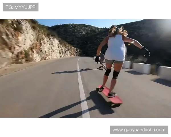 滑板战术解析：西安滑板队如何构建高效快攻体系与战术执行