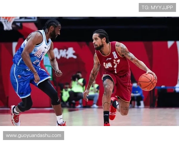 莱万领衔球队新征程展现超凡实力助力争冠之路